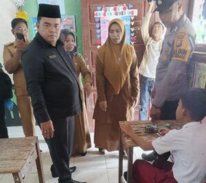 Ketua DPRD Inhu Soroti Kritis Kondisi SDN 003 Danau Baru