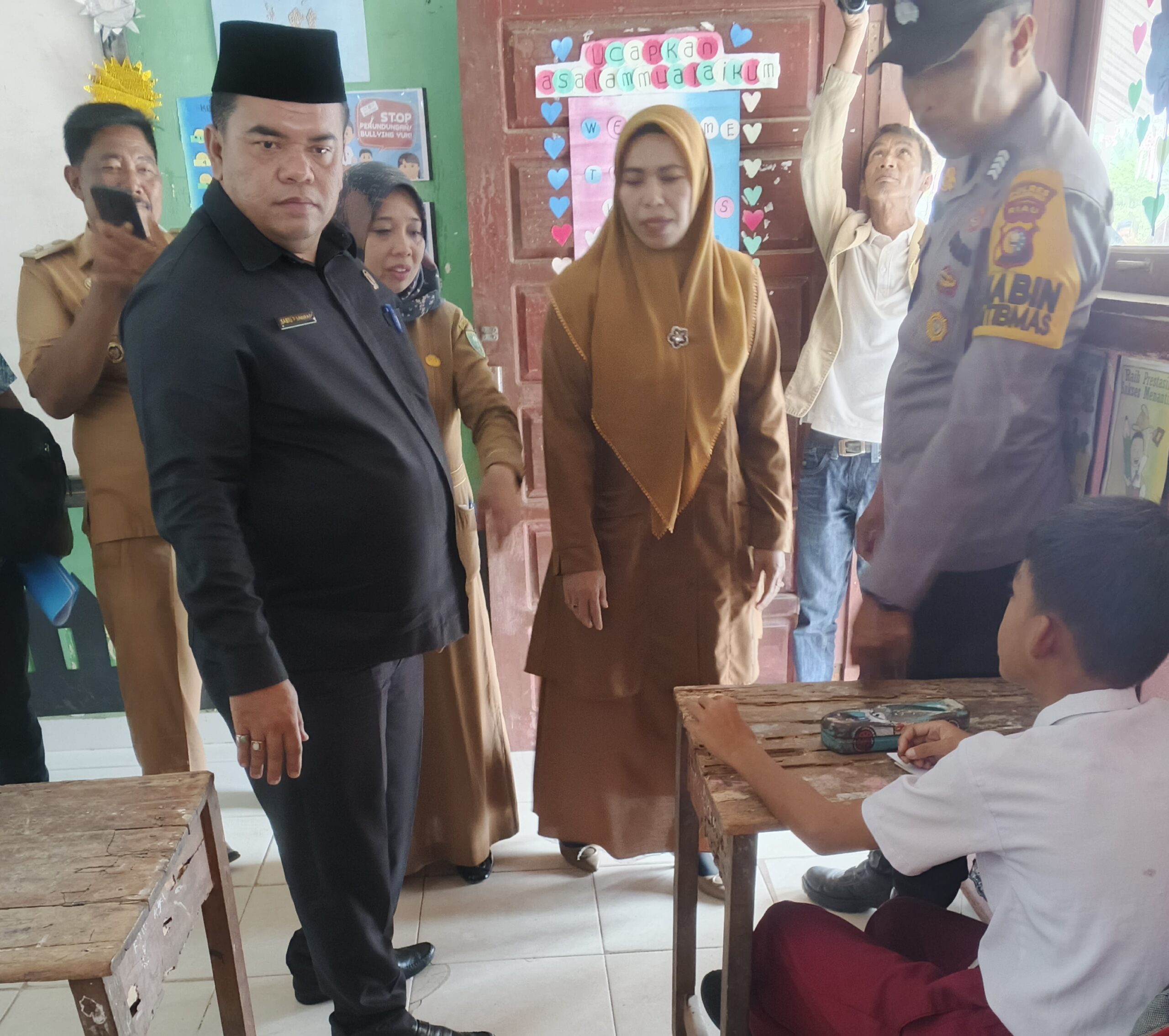 Ketua DPRD Inhu Soroti Kritis Kondisi SDN 003 Danau Baru