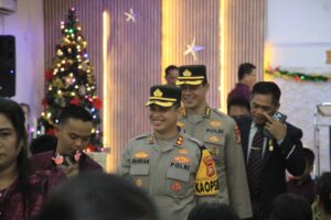 Bersama Pamatwil Polda Riau, Kapolres Inhu Cek Posyan dan Patroli Pam Gereja