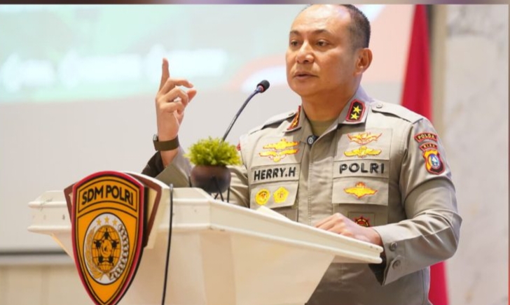 Kapolda Riau Buka Rakorbin SDM, Herry: “Tidak ada tuh yang buat Konten edukasi AI,”