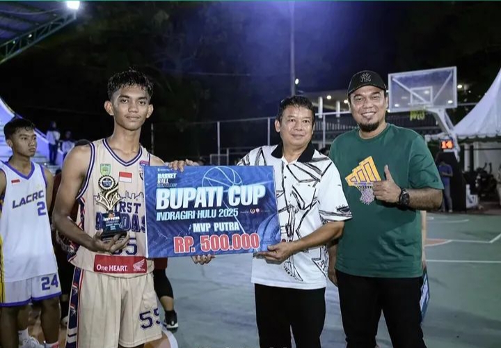 Final Turnamen Basket Bupati Cup 2025, Bupati Ade dan Wabup Hendrizal Apersiasi Semangat Anak Muda