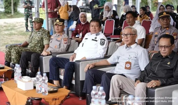 Wabup Hendrizal Apresiasi Aksi Nyata Mahasiswa ITB Indragiri Tanam 100 Pohon Beringin