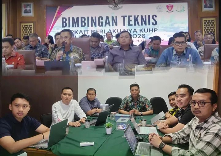 Kejari Inhu Ikuti Bimtek Daring Penerapan KUHP dan KUHAP Baru Tahun 2026
