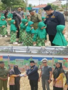 S. P. Sinurat Ketua DPRD Inhu Kunjungi TK Raudhatul Ulum Airmolek