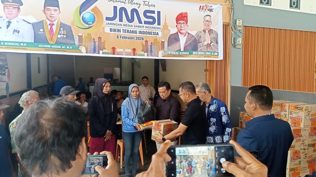 HUT JMSI ke-6 dan HPN 2026 di Inhu, Hotli Bagikan Puluhan Paket Sembako