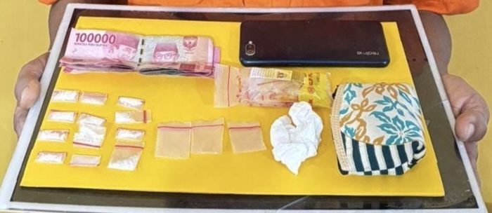 Kasat Narkoba Pimpin Penyergapan Di Air Molek, 12 Paket Sabu Disita