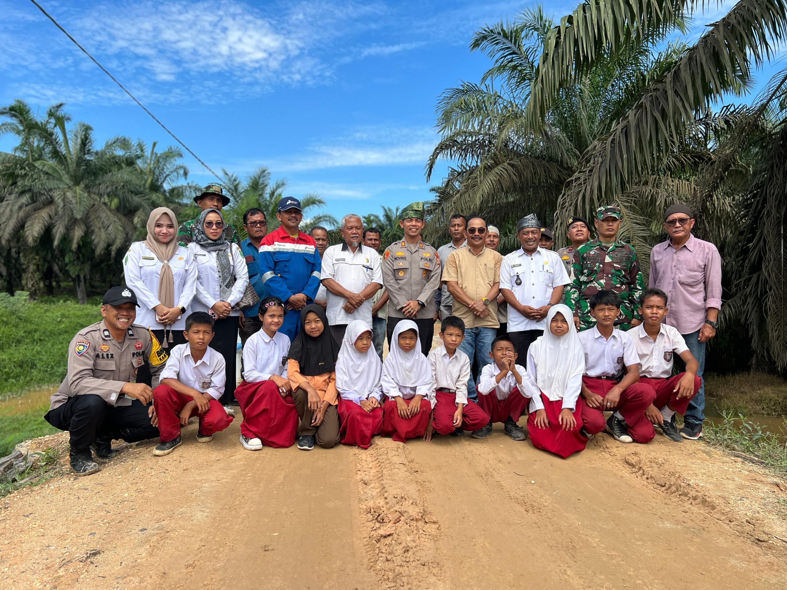 Renovasi Jembatan Merah Putih Rampung, Polsek Lirik Gelar Doa Bersama