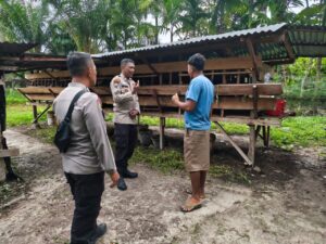 Polsek LBJ Sambangi Peternak Kambing, Dorong Ketahanan Pangan Nasional