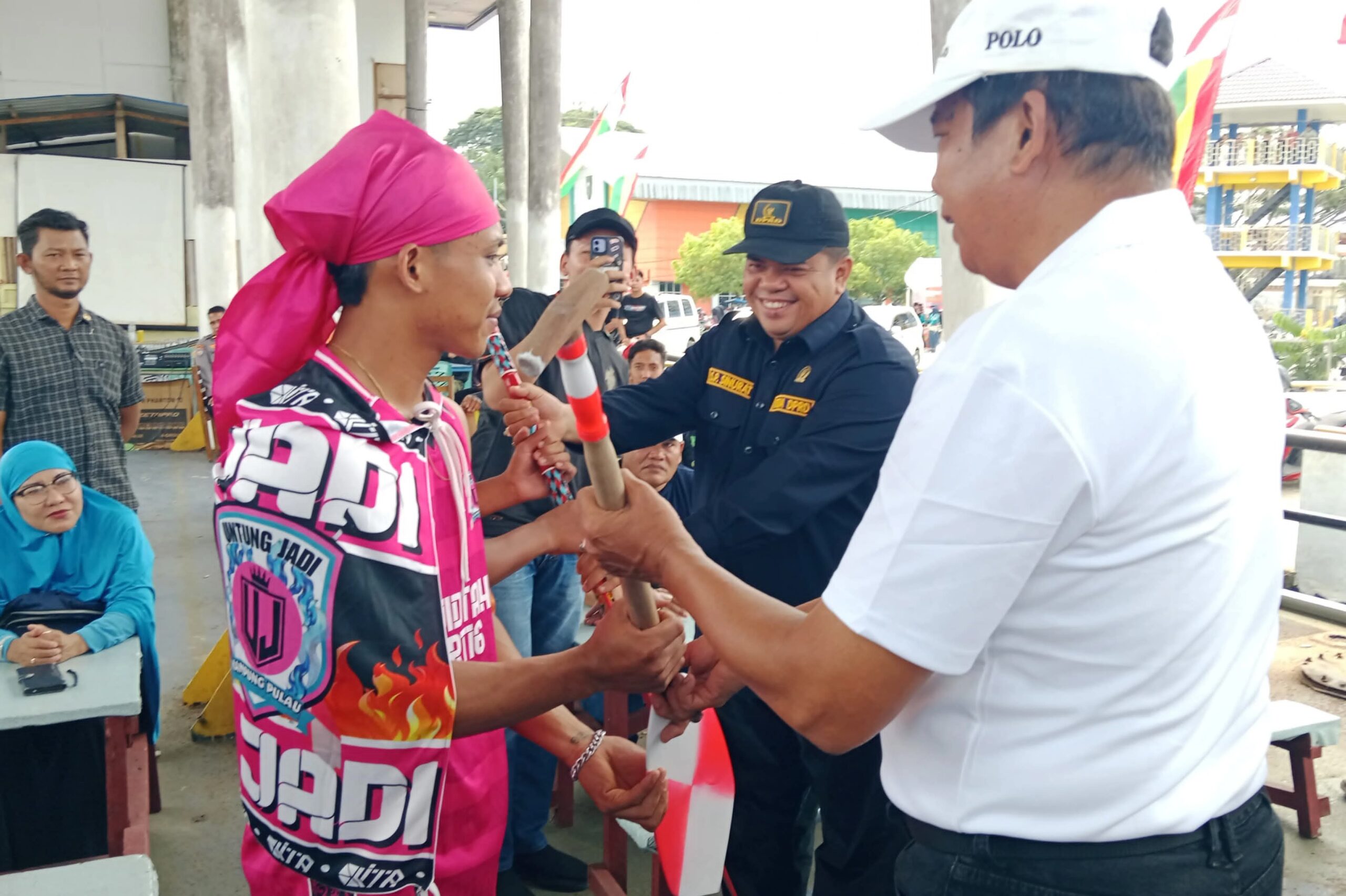 Ketua DPRD Inhu Hadiri Pelepasan Pacu Sampan Mini di Danau Raja