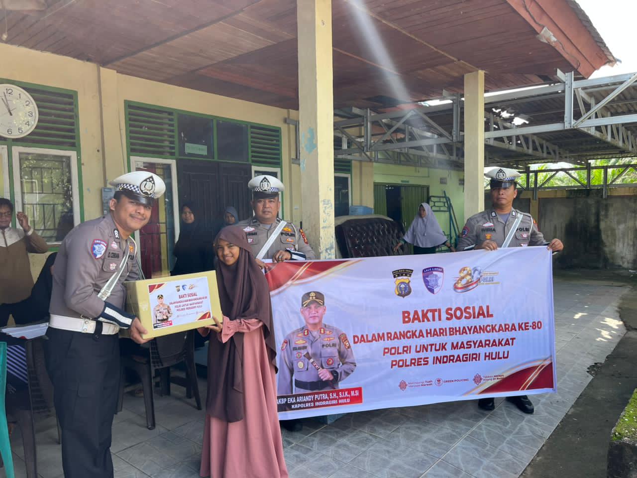 HUT BHAYANGKARA KE-80, Polres Inhu Salurkan 250 Paket Sembako Ke Panti Asuhan NUR ANANDA PUTRI
