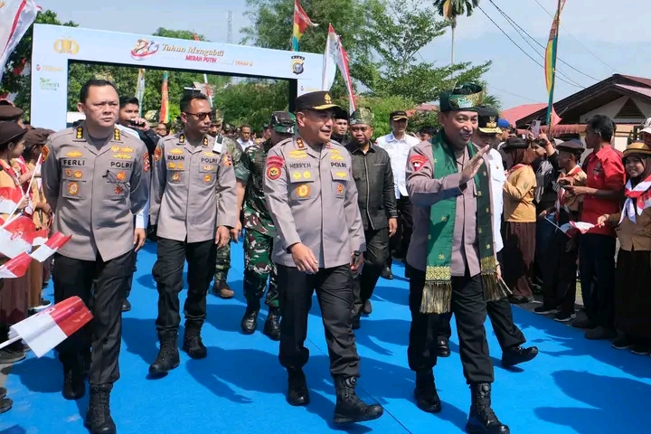 Didampingi Kapolda Riau, Kapolri Resmikan 80 Jembatan Merah Putih Presisi Tahap II di Dumai