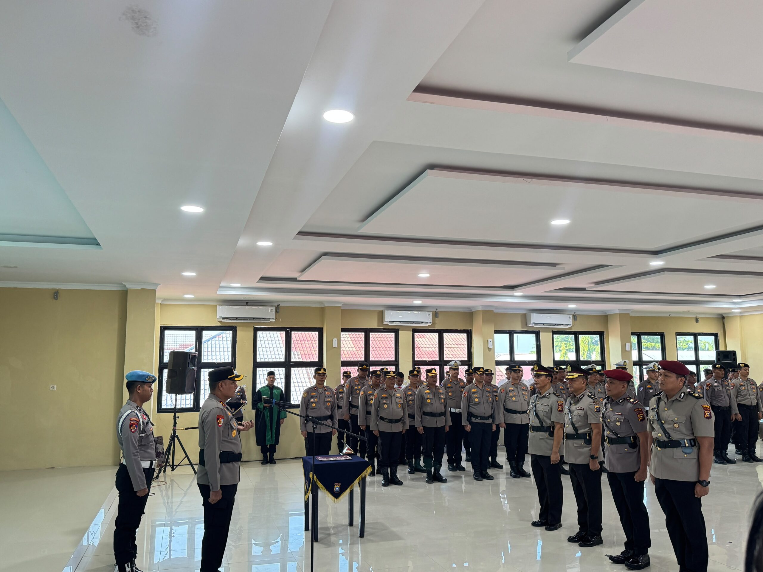Kapolres Inhu Pimpin Upacara Sertijab Kabag Ops dan Kasat Res Narkoba