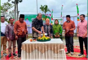 Bupati Ade Agus Hartanto Hadiri Peringatan Ulang Tahun PWRI ke-64 sekaligus mengukuhkan Pengurus 14 kecamatan