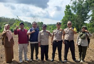 Sinergi Polsek Lirik dan Masyarakat Pasir Ringgit Wujudkan Pangan Berkelanjutan