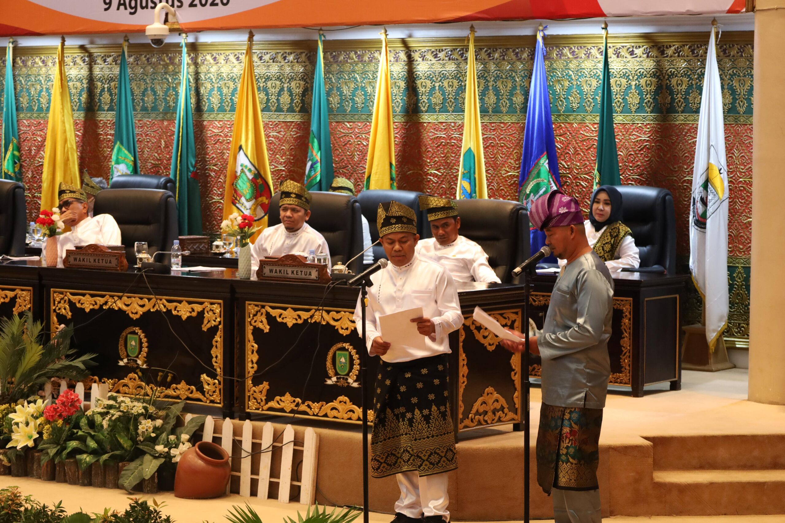 Menggetarkan Paripurna HUT ke-69 Riau, ‎Puisi “Laksamana Riau” Suara Dodi Irawan Bakaghojo dan Iskandar Hidupkan Marwah Melayu