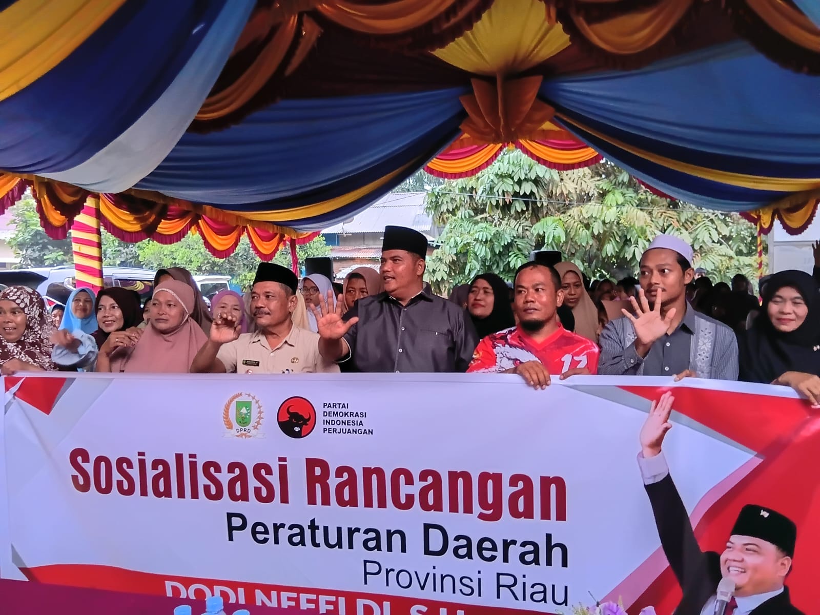 Anggota DPRD Riau Dodi Nefeldi  SPBU S.H Gelar Sosialisasi Ranperda di Kampung Dagang Rengat