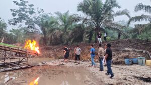 Operasi Gabungan di Kota Baru, Polres Inhu Tertibkan dan Bakar Tambang Emas Ilegal
