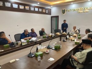 Rektor UIR Dukung Penuh Pelaksanaan Seminar dan UKW JMSI Riau