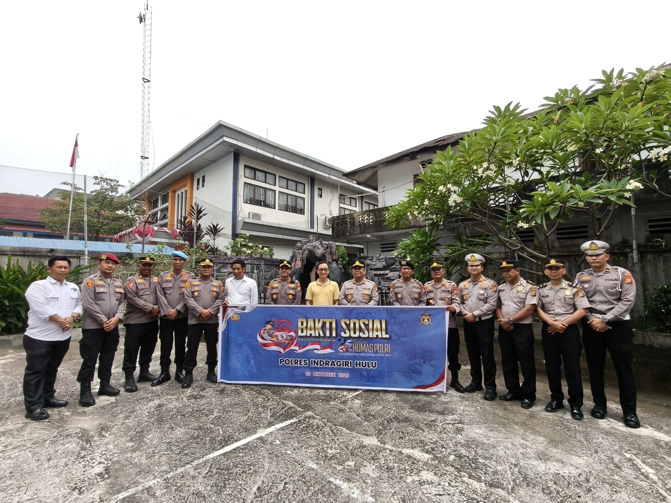Jelang HUT ke-75 Humas Polri, Polres Inhu Perkuat Toleransi Lewat Bakti Sosial di Masjid dan Gereja